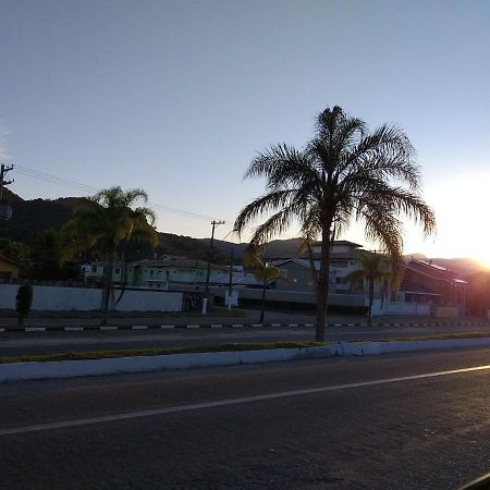 Apartamento Com Piscina Churrasqueira Em Ubatuba Apartman Kültér fotó